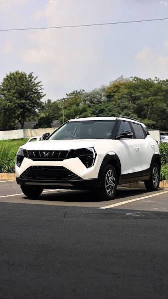 Mahindra XUV 3OO rental car